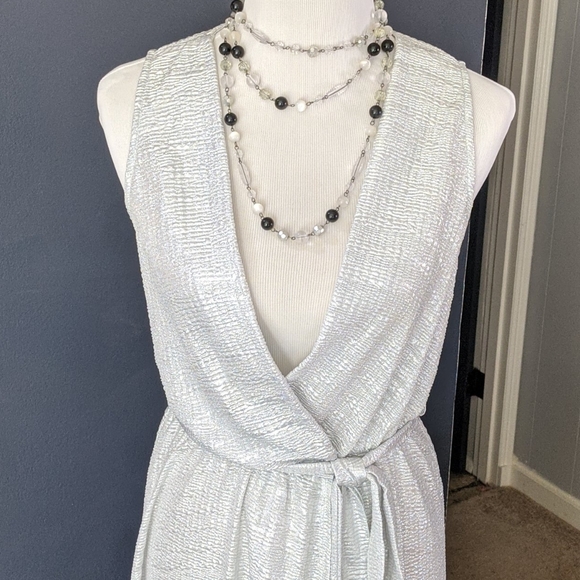 Pearl Hi-Lo dress - Picture 2 of 8